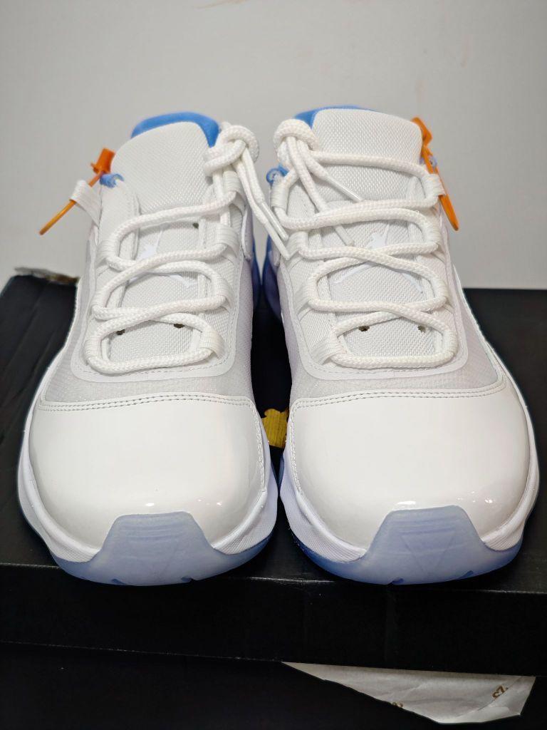 《飞跃经典:Air Jordan CMFT 11 白蓝配色测评——舒适与性能的完美结合》